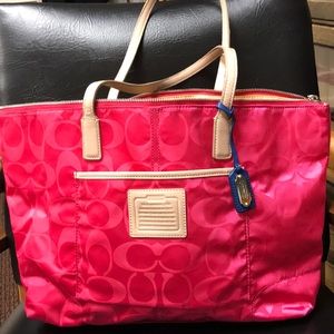 🚨Sale! Coach Signature Nylon Legacy Tote Pink🚨